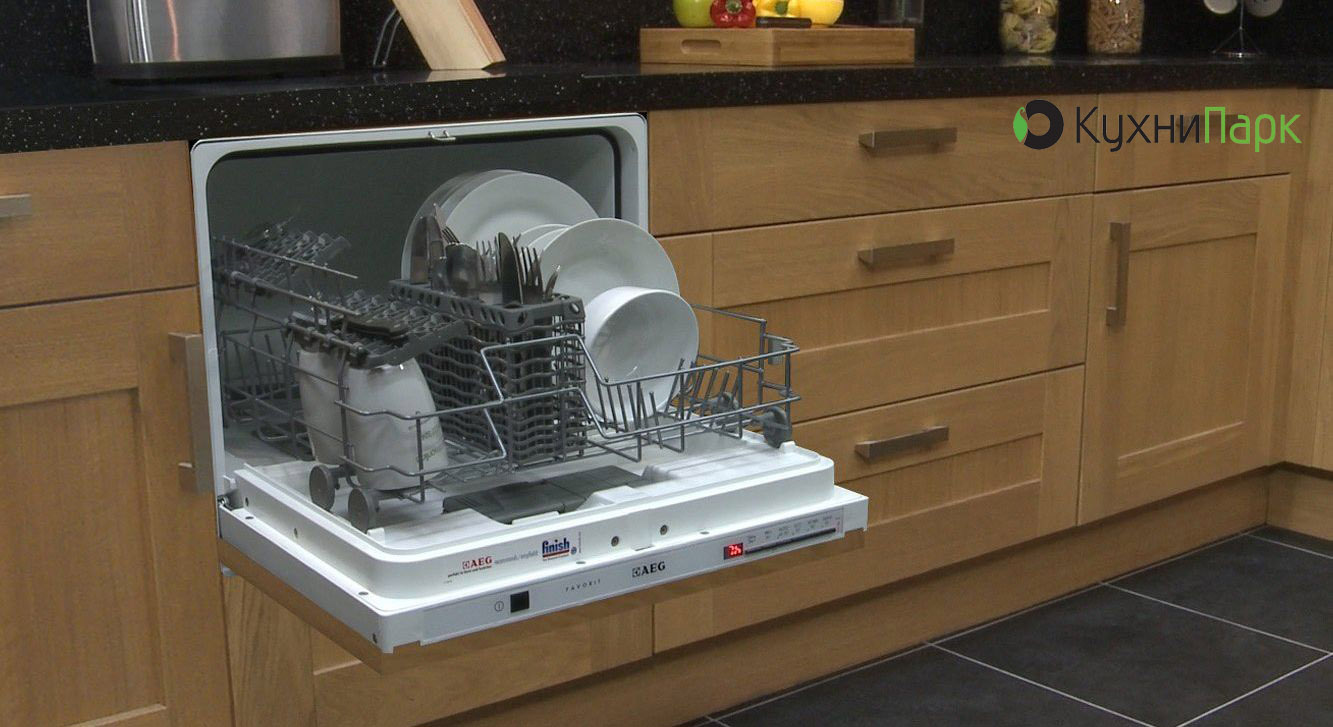 Полноразмерная посудомоечная машина в КухниПарк